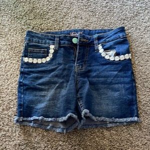 EUC studio V Vigoss denim jean shorts Size 12 daisy design pocket edging